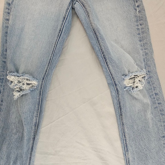 American Eagle 000 (24") Super High Rise Distressed Jeans Lighter Wash L700 - Picture 6 of 7